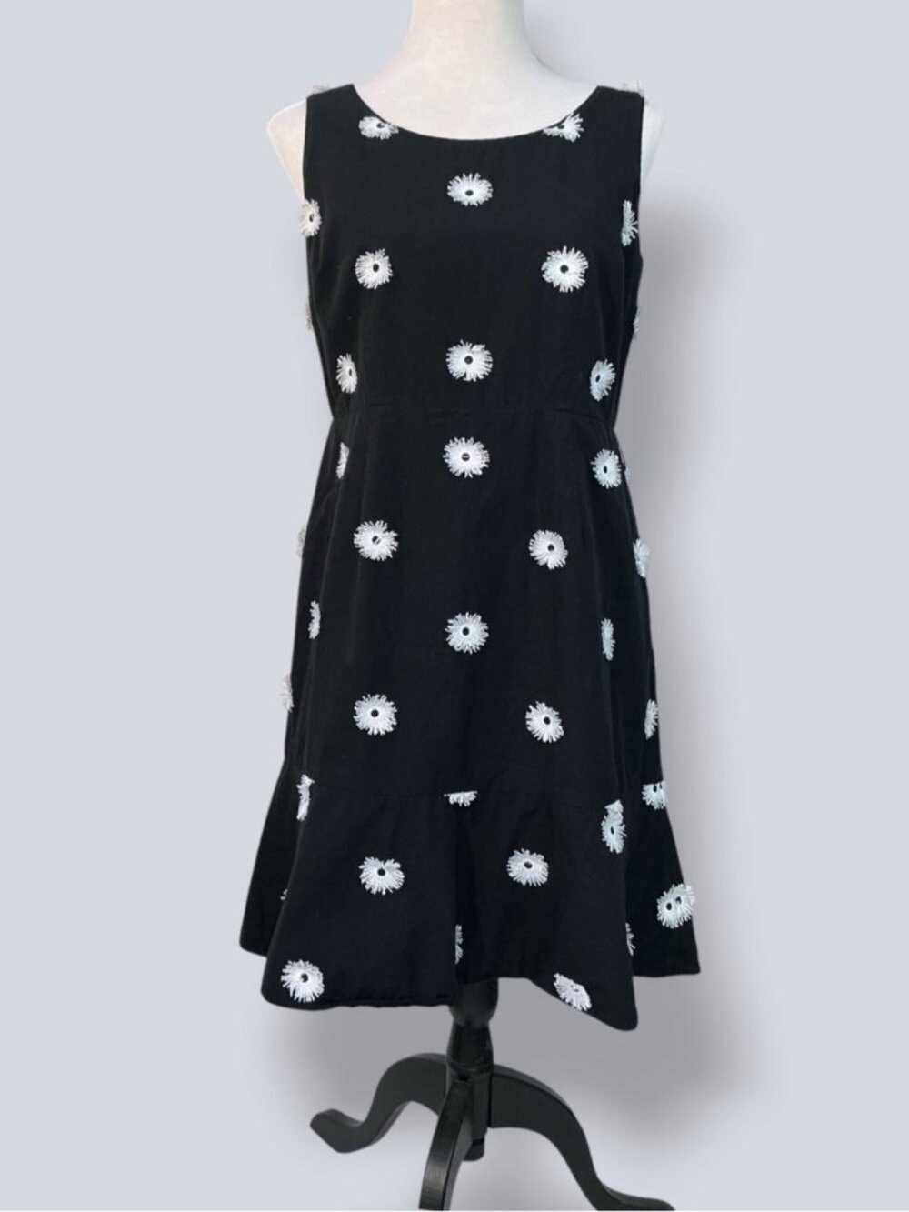 Talbots 100% Cotton Dress  Raised 3D Flower Appliques Black White Women Petite 6